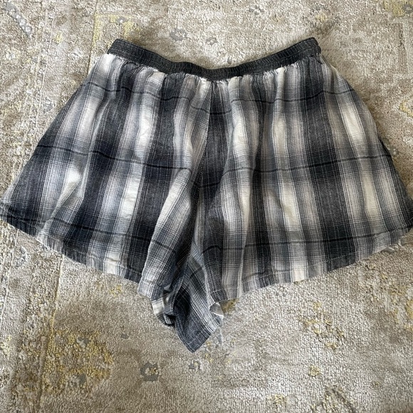 Gypsy Warrior Plaid Flannel Short - Picture 4 of 12